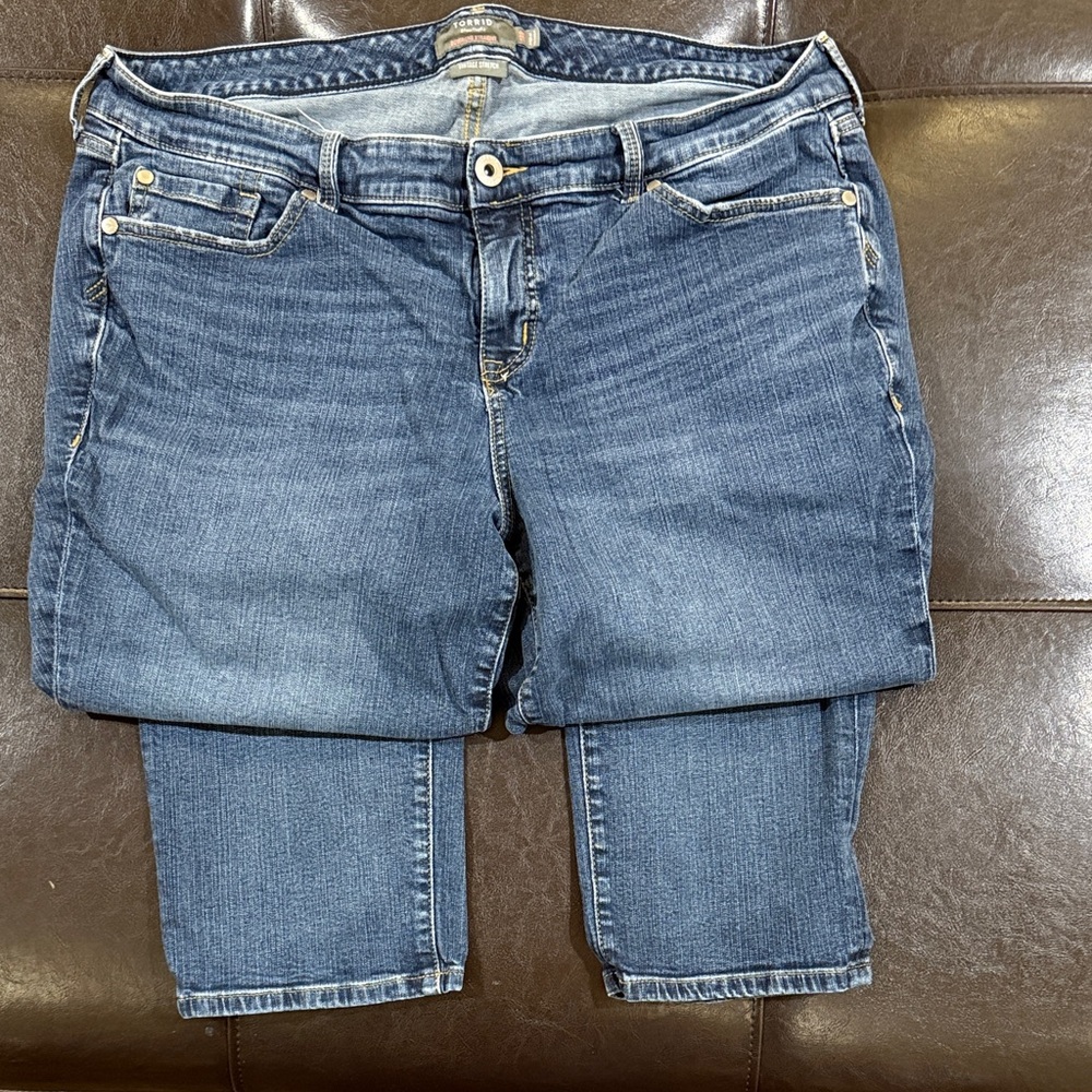 Torrid Dark Blue Denim Capri Jeans